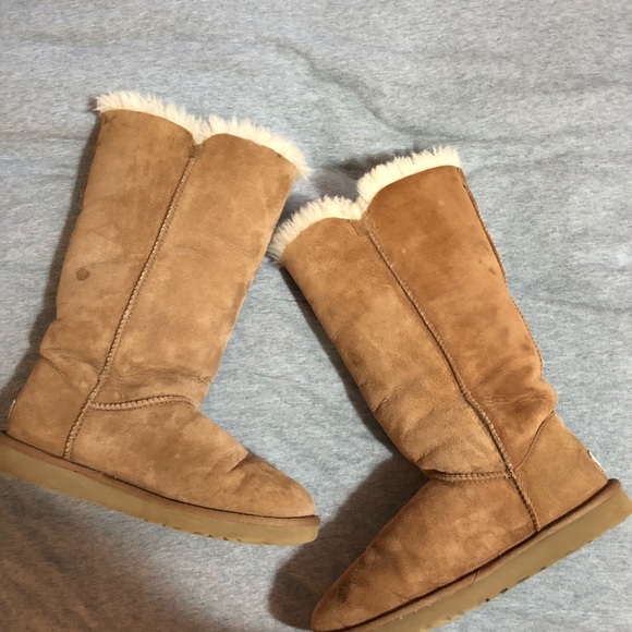 UGG Triplet Bailey Button Boot - Picture 2 of 8